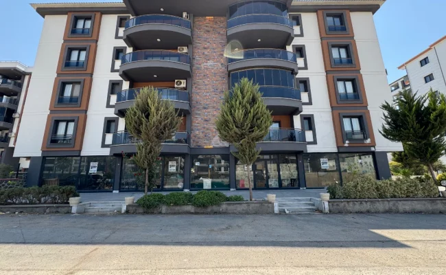 Emsalsiz Kiralık Geniş İşyeri