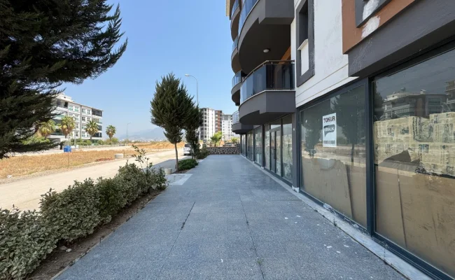 Emsalsiz Kiralık Geniş İşyeri - Galeri görseli