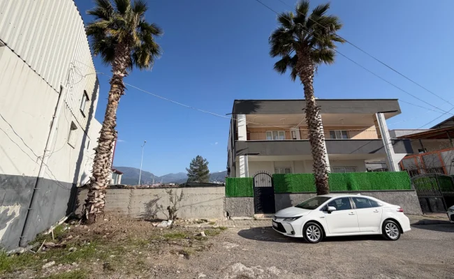 Satılık 3 Katlı Bina + Ticari Arsa - Galeri görseli