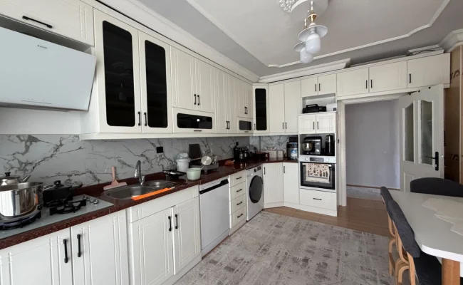 Satılık 3 Katlı Bina + Ticari Arsa - Galeri görseli