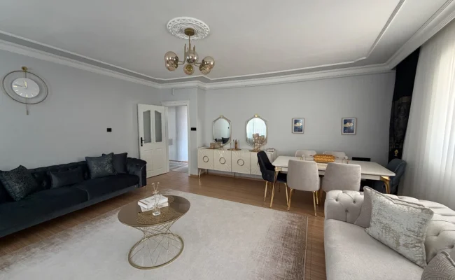 Satılık 3 Katlı Bina + Ticari Arsa - Galeri görseli