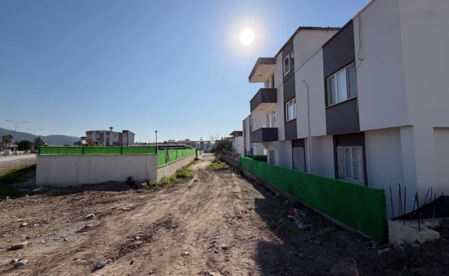 Satılık 3 Katlı Bina + Ticari Arsa - Galeri görseli