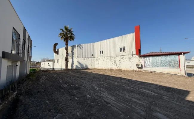 Satılık 3 Katlı Bina + Ticari Arsa - Galeri görseli