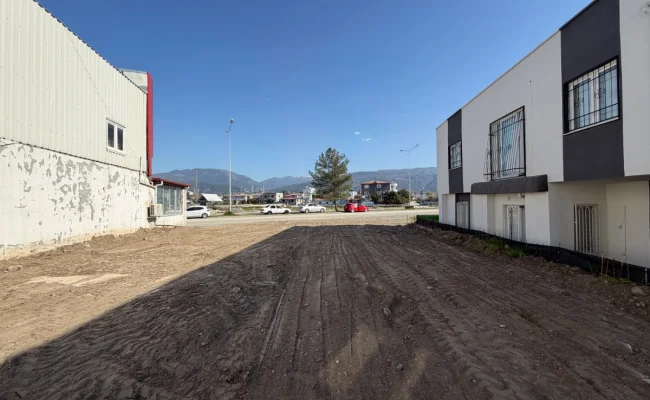 Satılık 3 Katlı Bina + Ticari Arsa - Galeri görseli