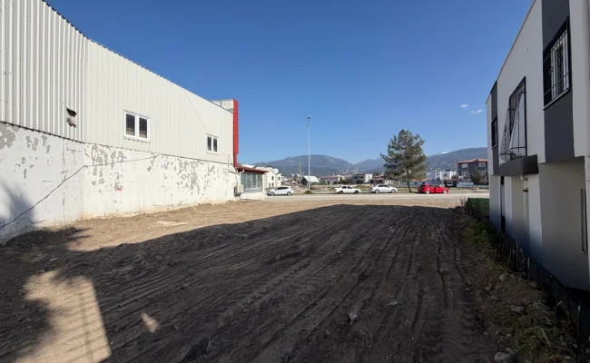 Satılık 3 Katlı Bina + Ticari Arsa - Galeri görseli